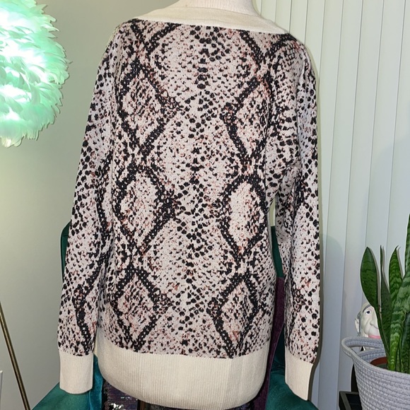 Lovely snake print sweater by River Island - Picture 6 of 7